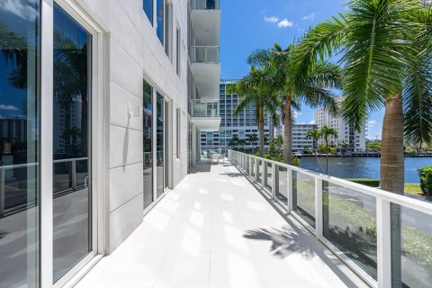 Condo in Fort Lauderdale, Florida, 3 bedrooms  № 1151394 - photo 8