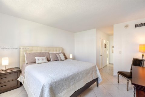 Condo in Sunny Isles Beach, Florida, 1 bedroom  № 1151304 - photo 7