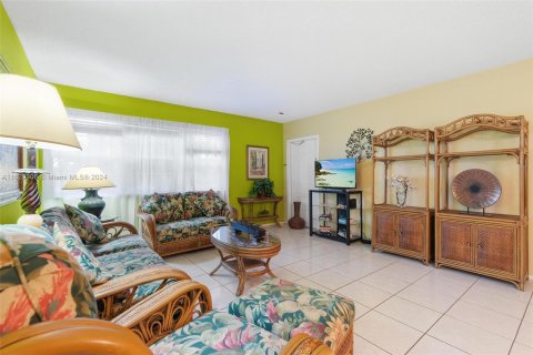 Condo in Pompano Beach, Florida, 2 bedrooms  № 1289170 - photo 8