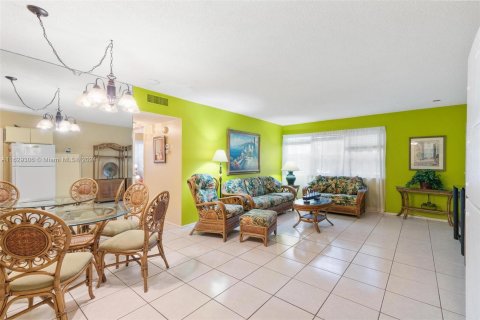 Condo in Pompano Beach, Florida, 2 bedrooms  № 1289170 - photo 6