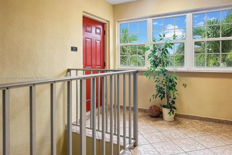 Copropriété à vendre à Pompano Beach, Floride: 2 chambres, 87.33 m2 № 1289170 - photo 4