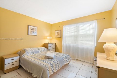 Condo in Pompano Beach, Florida, 2 bedrooms  № 1289170 - photo 17