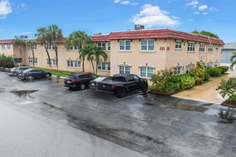 Copropriété à vendre à Pompano Beach, Floride: 2 chambres, 87.33 m2 № 1289170 - photo 1