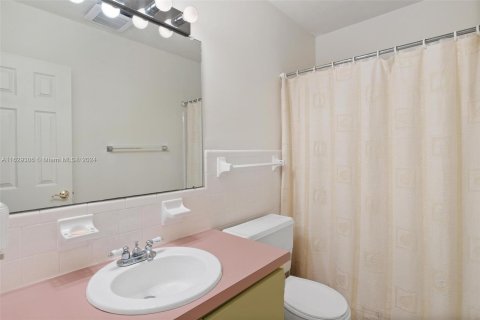 Copropriété à vendre à Pompano Beach, Floride: 2 chambres, 87.33 m2 № 1289170 - photo 19