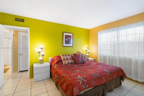 Condo in Pompano Beach, Florida, 2 bedrooms  № 1289170 - photo 14