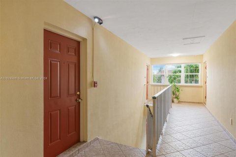 Copropriété à vendre à Pompano Beach, Floride: 2 chambres, 87.33 m2 № 1289170 - photo 5