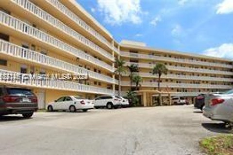 Copropriété à vendre à Aventura, Floride: 1 chambre, 75.25 m2 № 1161142 - photo 13