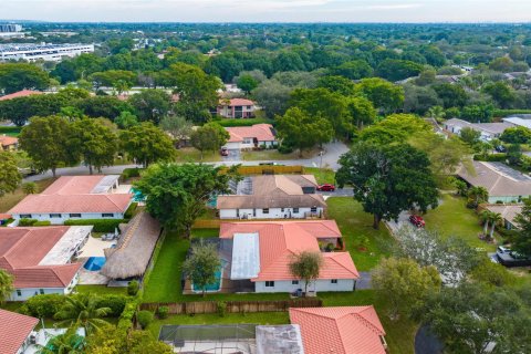 Casa en venta en Coral Springs, Florida, 4 dormitorios, 209.4 m2 № 862867 - foto 19