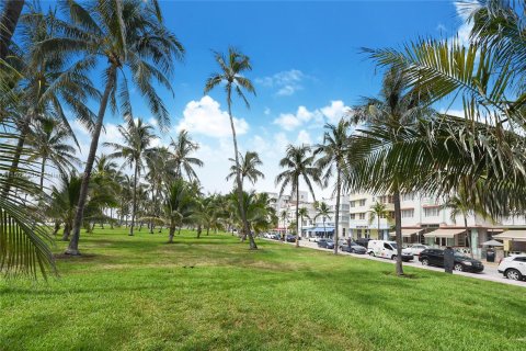 Copropriété à vendre à Miami Beach, Floride: 2 chambres, 91.97 m2 № 998174 - photo 1