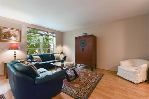 Condo in Miami Beach, Florida, 2 bedrooms  № 998174 - photo 4