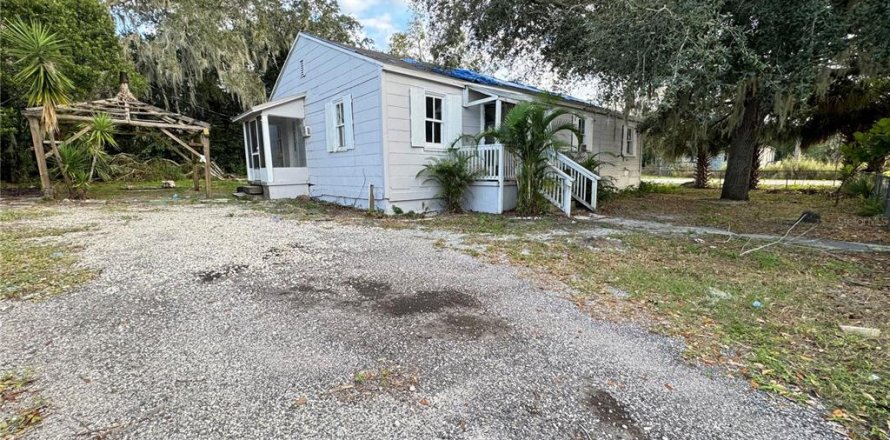 House in Cocoa, Florida 4 bedrooms, 141.12 sq.m. № 1133756