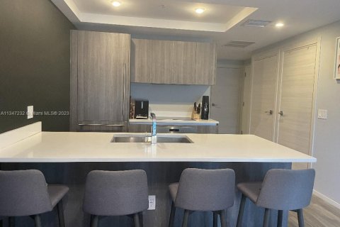 Condo in Miami, Florida, 1 bedroom  № 336560 - photo 3