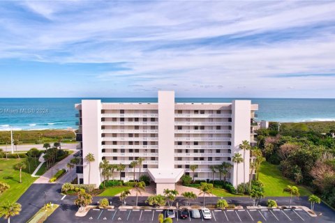 Copropriété à vendre à Hutchinson Island South, Floride: 2 chambres, 116.22 m2 № 1385697 - photo 2