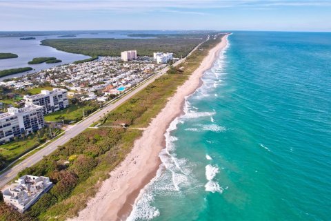 Copropriété à vendre à Hutchinson Island South, Floride: 2 chambres, 116.22 m2 № 1385697 - photo 1