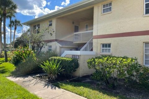 Condo in Port St. Lucie, Florida, 2 bedrooms  № 1369044 - photo 1