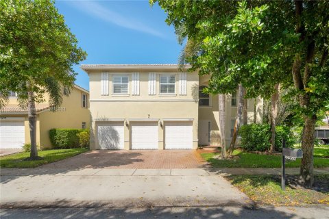 Villa ou maison à vendre à Miramar, Floride: 6 chambres, 355.82 m2 № 1369046 - photo 11