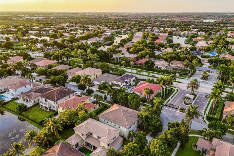 House in Miramar, Florida 6 bedrooms, 355.82 sq.m. № 1369046 - photo 7