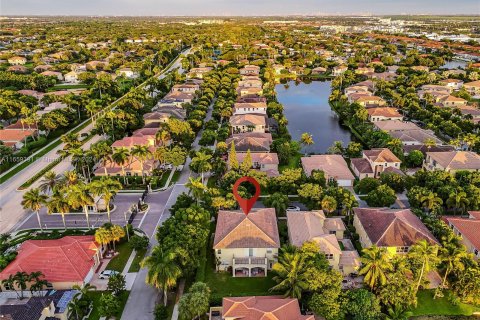 Villa ou maison à vendre à Miramar, Floride: 6 chambres, 355.82 m2 № 1369046 - photo 4