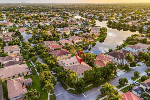 House in Miramar, Florida 6 bedrooms, 355.82 sq.m. № 1369046 - photo 2