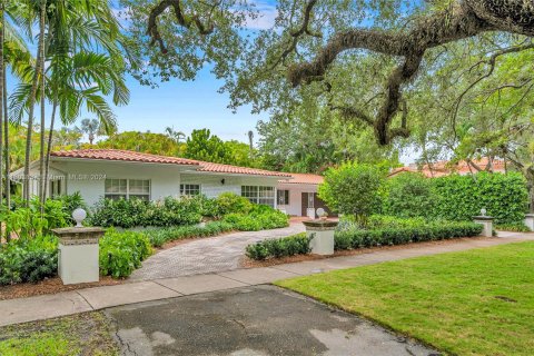 House in Coral Gables, Florida 3 bedrooms, 194.17 sq.m. № 1229687 - photo 1