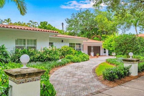 Villa ou maison à vendre à Coral Gables, Floride: 3 chambres, 194.17 m2 № 1229687 - photo 2