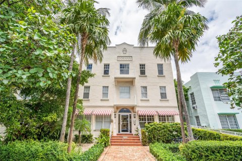 Condo in Miami Beach, Florida, 1 bedroom  № 1159306 - photo 2