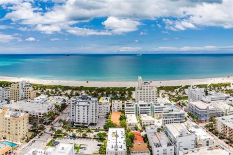 Condo in Miami Beach, Florida, 1 bedroom  № 1159306 - photo 30