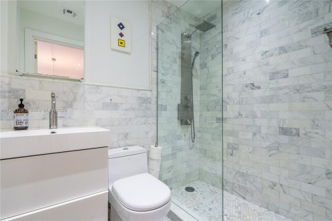 Condo in Miami Beach, Florida, 1 bedroom  № 1159306 - photo 10