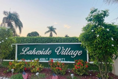 Condo in Palm Springs, Florida, 1 bedroom  № 1207411 - photo 28