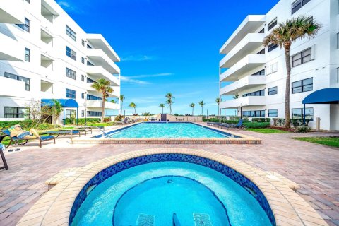 Condominio en venta en Deerfield Beach, Florida, 1 dormitorio, 93.09 m2 № 1207412 - foto 11