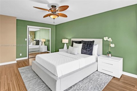Condominio en venta en Hallandale Beach, Florida, 2 dormitorios, 132.85 m2 № 1209458 - foto 22
