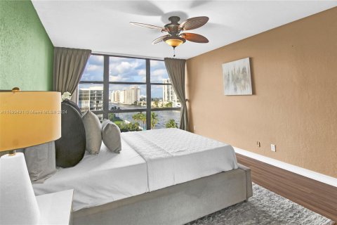 Condominio en venta en Hallandale Beach, Florida, 2 dormitorios, 132.85 m2 № 1209458 - foto 21
