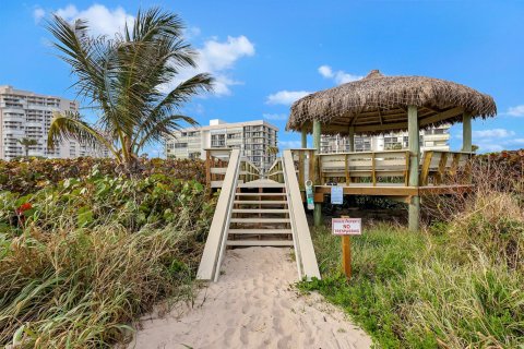 Copropriété à vendre à Hutchinson Island South, Floride: 2 chambres, 116.22 m2 № 945993 - photo 12