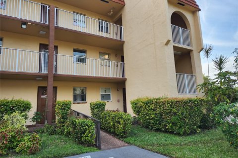 Condominio en venta en Sunrise, Florida, 2 dormitorios, 78.97 m2 № 945994 - foto 2