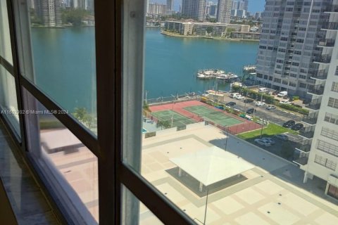 Condominio en venta en Aventura, Florida, 2 dormitorios, 120.77 m2 № 1220758 - foto 14