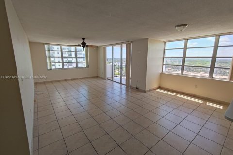 Copropriété à vendre à Aventura, Floride: 2 chambres, 120.77 m2 № 1220758 - photo 11