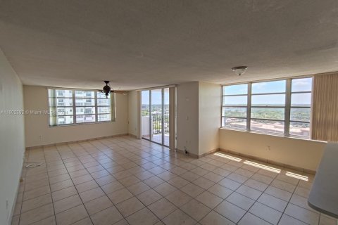 Condo in Aventura, Florida, 2 bedrooms  № 1220758 - photo 15