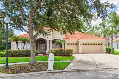 Villa ou maison à louer à Tampa, Floride: 5 chambres, 286.32 m2 № 1366909 - photo 4