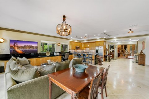 Adosado en venta en Palmetto Bay, Florida, 3 dormitorios, 453.36 m2 № 1315536 - foto 11