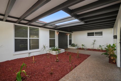House in Hollywood, Florida 3 bedrooms, 191.84 sq.m. № 1151905 - photo 19