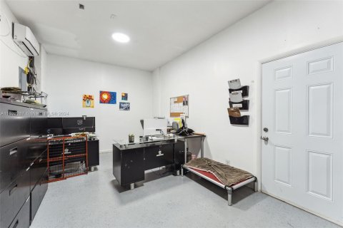 Casa en venta en Miami, Florida, 5 dormitorios, 289.48 m2 № 1280749 - foto 26