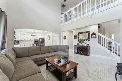 Villa ou maison à vendre à Miami, Floride: 5 chambres, 289.48 m2 № 1280749 - photo 6