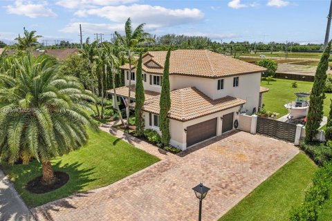 Villa ou maison à vendre à Miami, Floride: 5 chambres, 289.48 m2 № 1280749 - photo 2