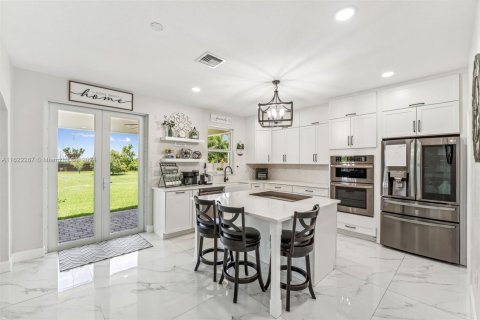 Casa en venta en Miami, Florida, 5 dormitorios, 289.48 m2 № 1280749 - foto 5