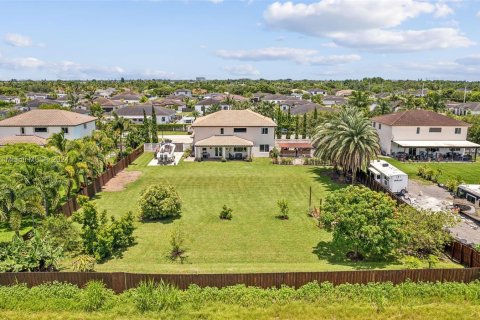 Villa ou maison à vendre à Miami, Floride: 5 chambres, 289.48 m2 № 1280749 - photo 19