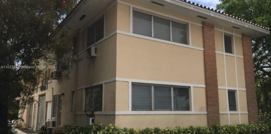 Immobilier commercial à Coral Gables, Floride 362.32 m2 № 1329475