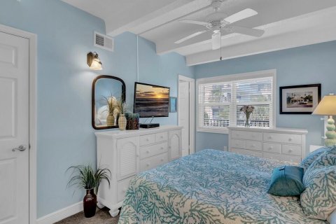 Condo in Vero Beach, Florida, 2 bedrooms  № 776622 - photo 13