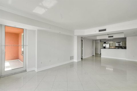 Condominio en venta en Miami, Florida, 2 dormitorios, 175.12 m2 № 1229866 - foto 19