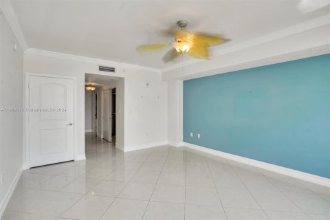 Condominio en venta en Miami, Florida, 2 dormitorios, 175.12 m2 № 1229866 - foto 23