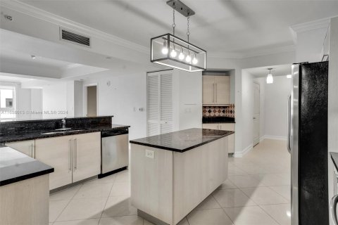 Copropriété à vendre à Miami, Floride: 2 chambres, 175.12 m2 № 1229866 - photo 13